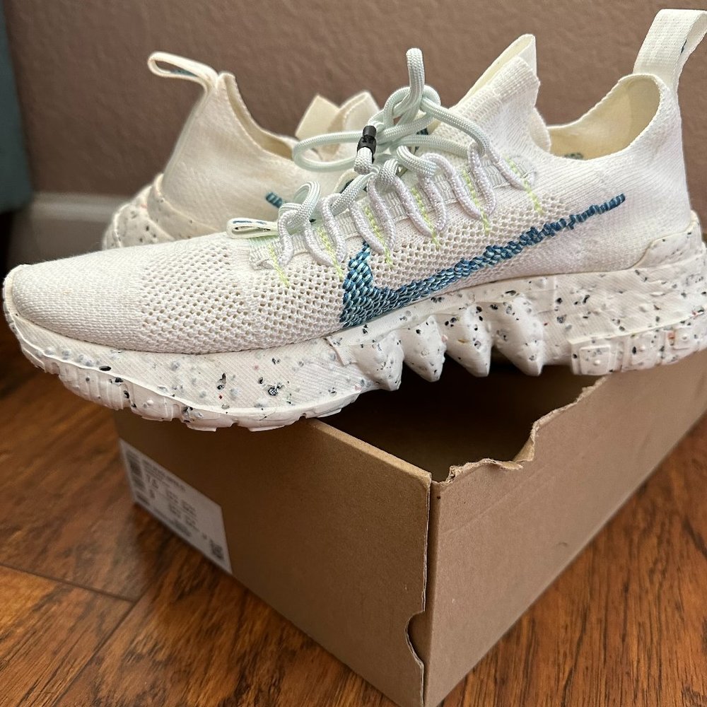 Nike Space Hippie 01